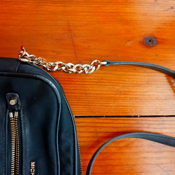 Michael Kors Polly Black Bag Gold Hardware Shoulder Bag Zip Festival Crossbody - Picture 6 of 13